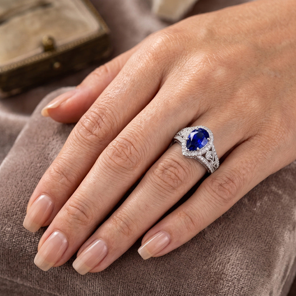 14 Karat White Gold Antique Blue Sapphire Precious Stone Ring 3