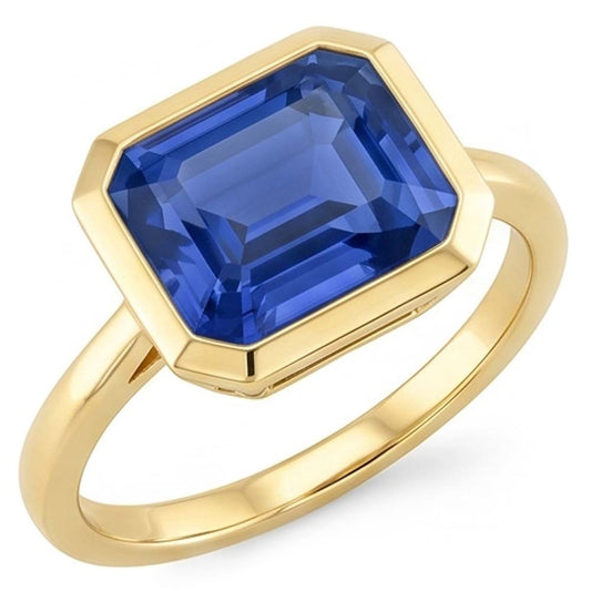 2 Carats Emerald Solitaire Ceylon Sapphire Bezel Set Ring Yellow Gold