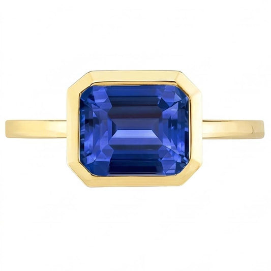 2 Carats Emerald Solitaire Ceylon Sapphire Bezel Set Ring Yellow Gold