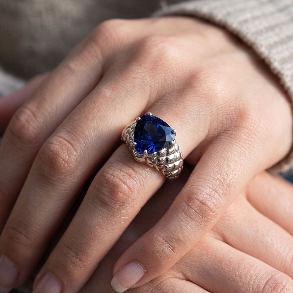 2 Carats Gemstone Jewellery Trillion Sapphire Ring Antique Style