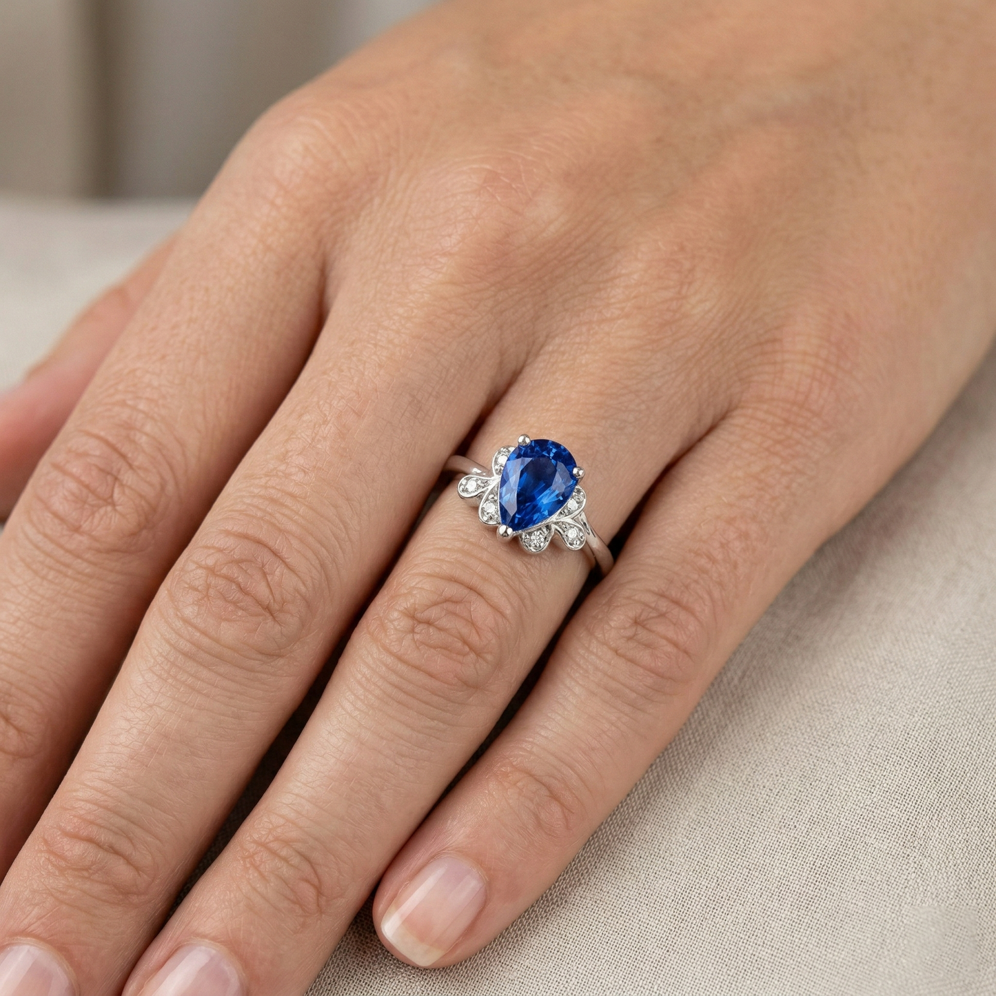 natural round sapphire 2.30ct ring on white background