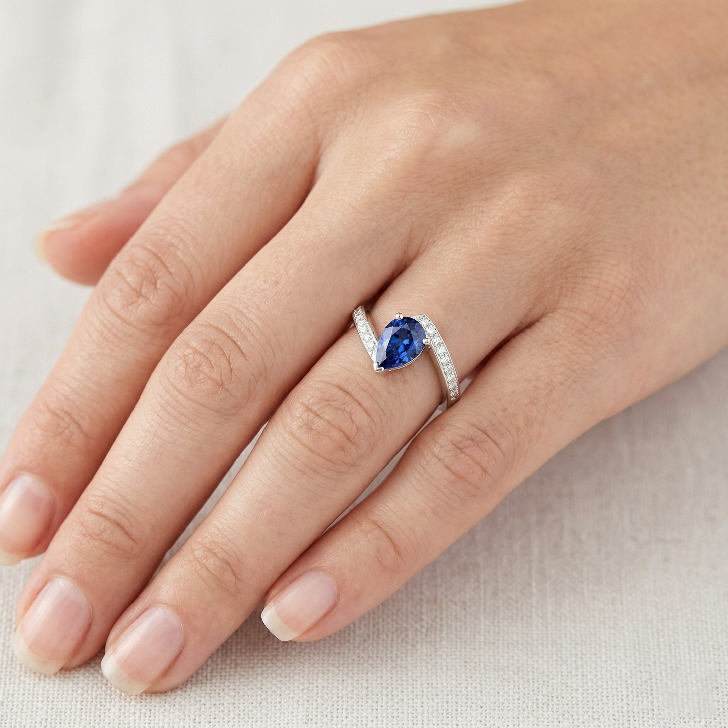 natural round sapphire 2ct ring with diamond accents