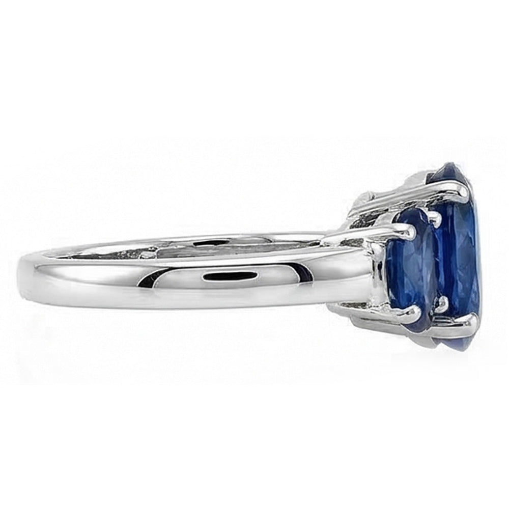 natural oval sapphire 4ct ring top view
