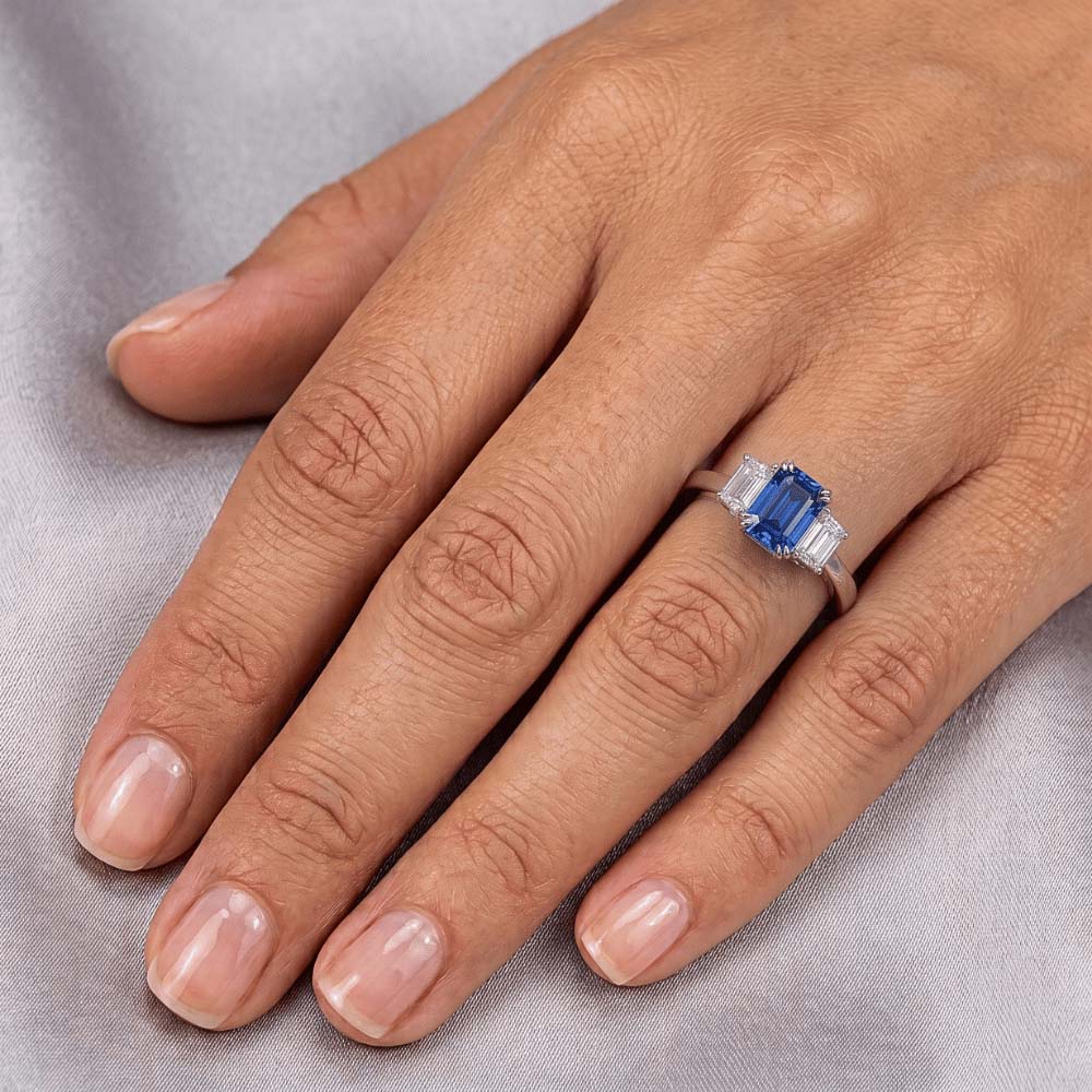 3 Stone Trapezoid Natural Earth Mined Diamond Jewellery 3 Carat Radiant Ceylon Sapphire Ring