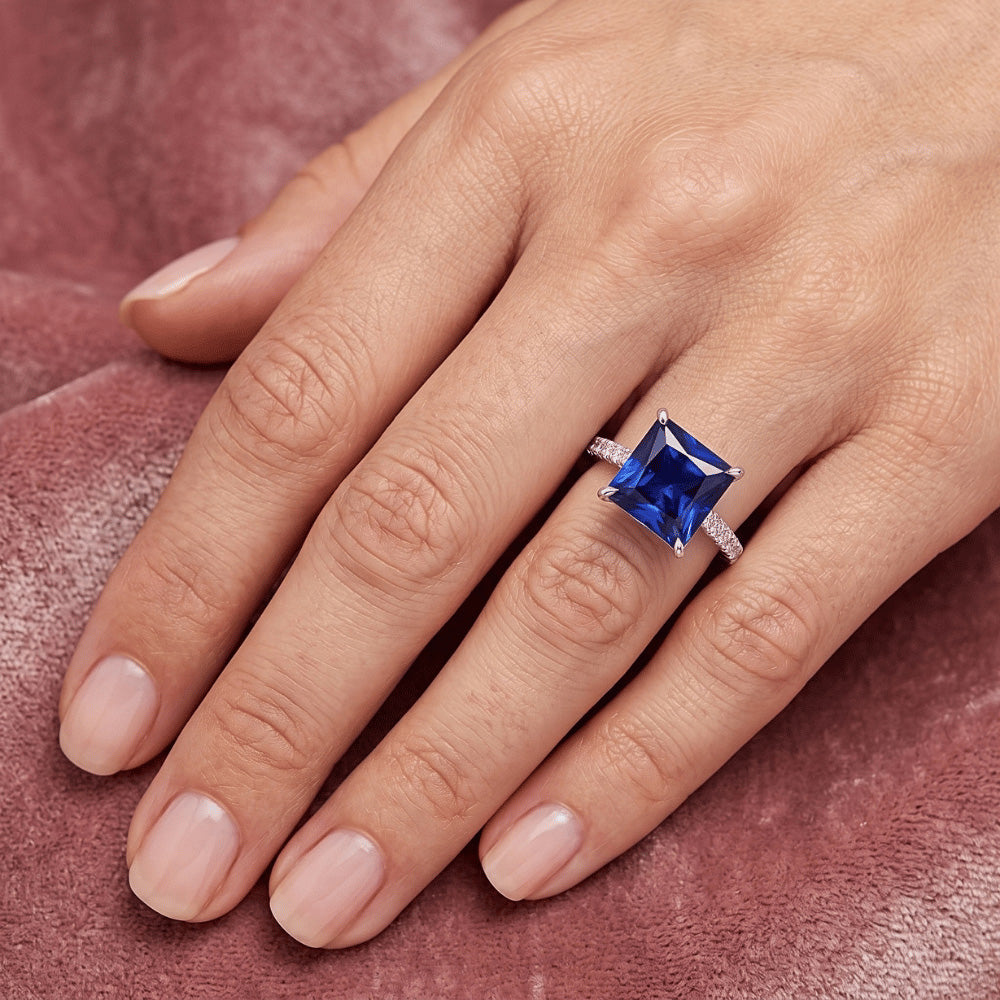 Ceylon Sapphire and Natural Earth Mined Diamond 5.5 Carat Solitaire Accents Ring