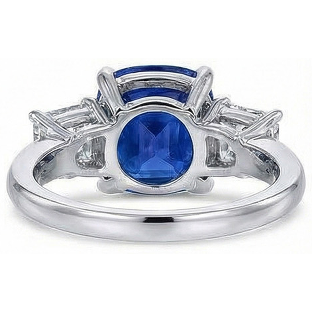 natural cushion sapphire 4ct ring band detail