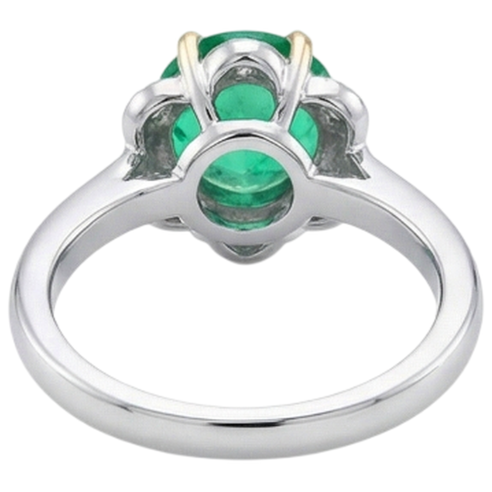 Colombian Emerald Colored Stone Ring 2.50-ct 14 Karat Two Tone Gold – detail view