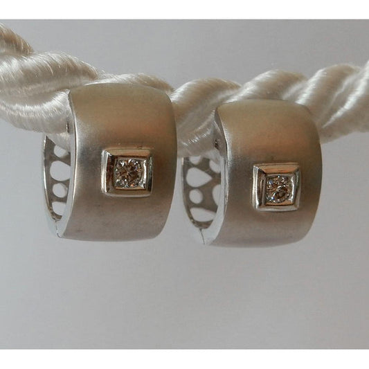 Matt Finish Huggies Earrings Round Real Diamond G/H Si Satin Finish