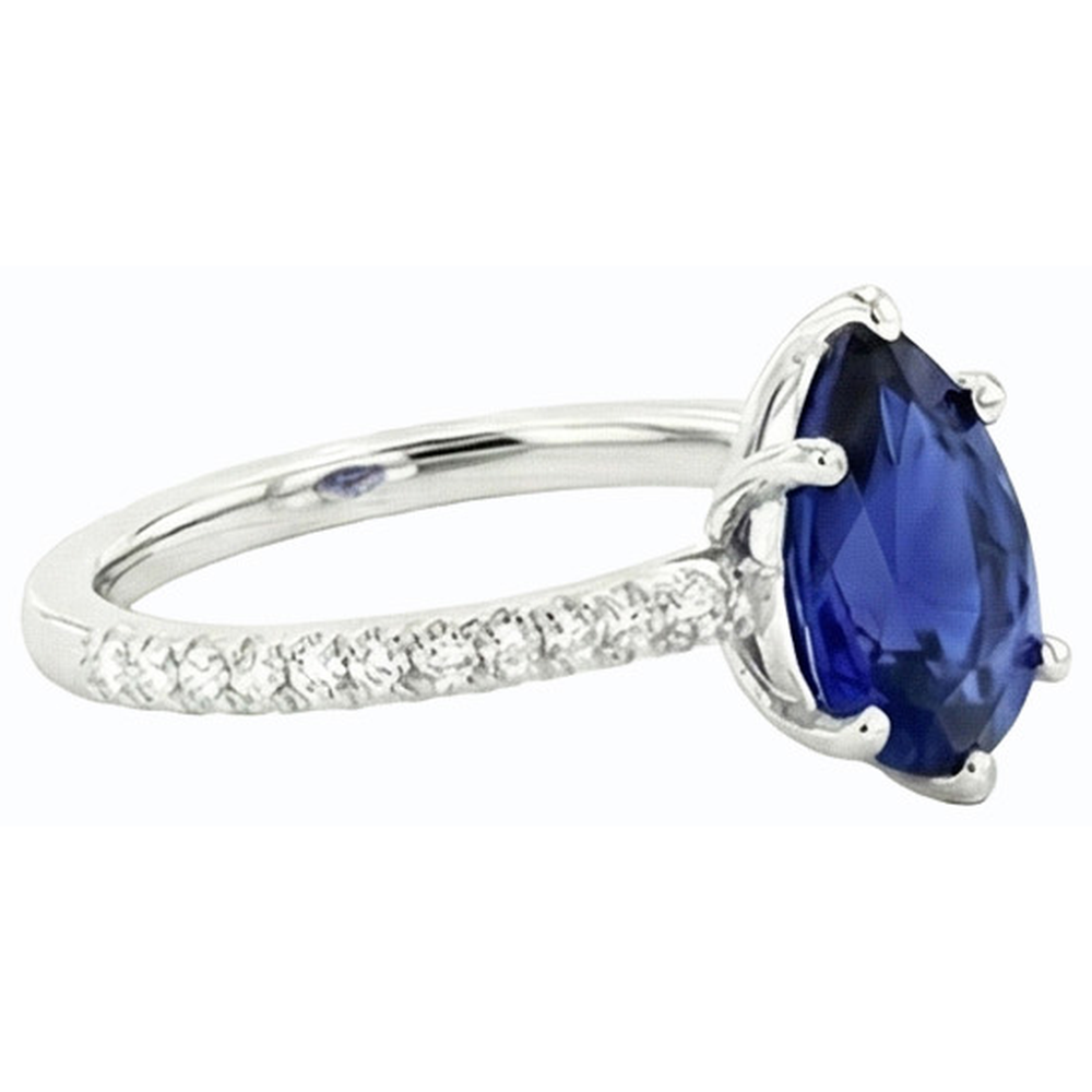 natural round sapphire 3.50ct ring on white background