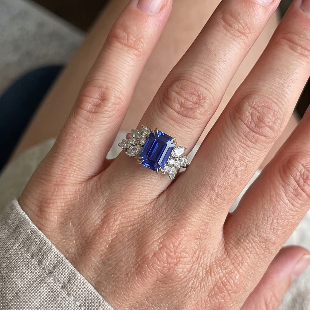Natural Sapphire Ring 4.50ct - Two Tone 14K Gold