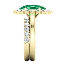 Oval Green Emerald With Diamonds Ring Set