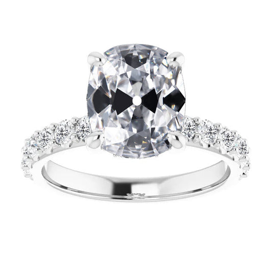 Artisan Diamond Solitaire with Side Stones 4 ct – main view