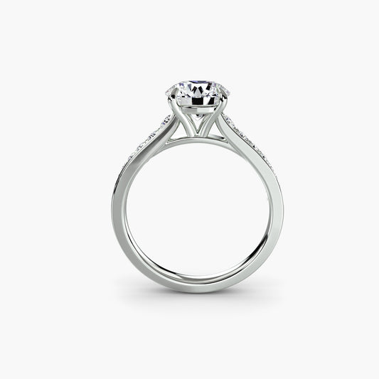 Round Cut Precious Stone ring in Gold – front view
