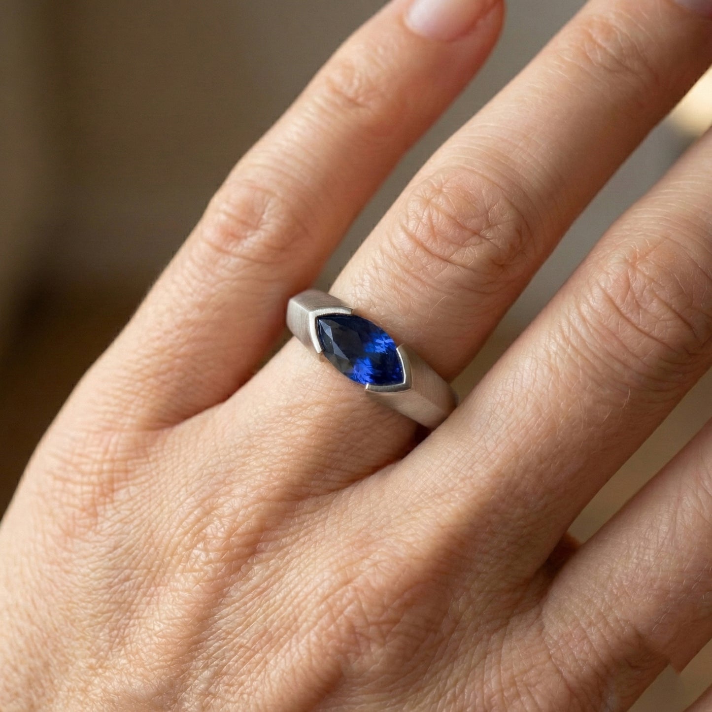 White Gold Solitaire Ring Bar Set Marquise Ceylon Sapphire 1 Carats
