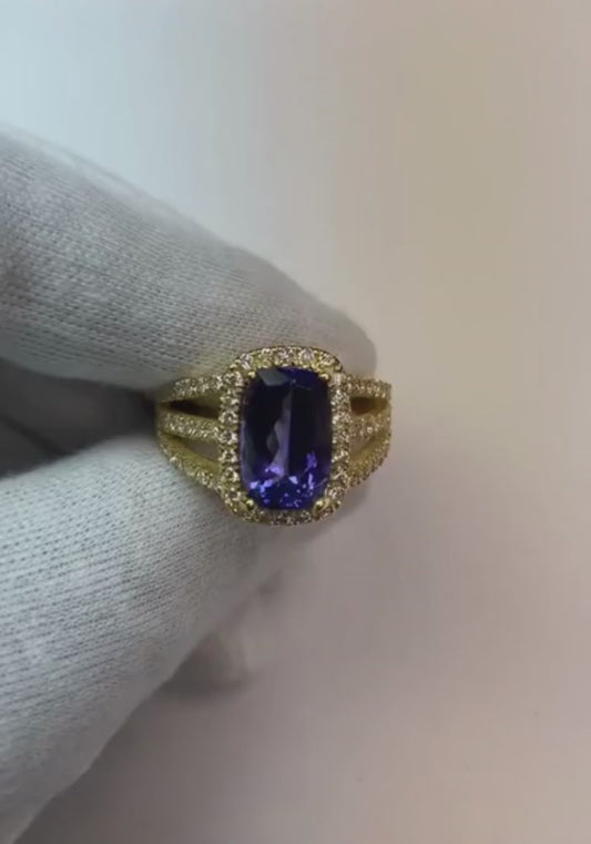 6.55 Carats Fancy Ring Cushion AAA Tanzanite And Natural Earth Mined Diamonds Jewellery