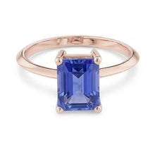 natural emerald sapphire 1.50ct ring close up detail