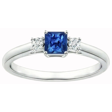 natural round sapphire 1.65ct ring top view