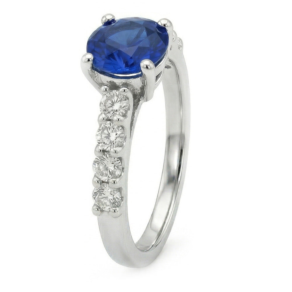 natural round sapphire 1.75ct ring close up detail