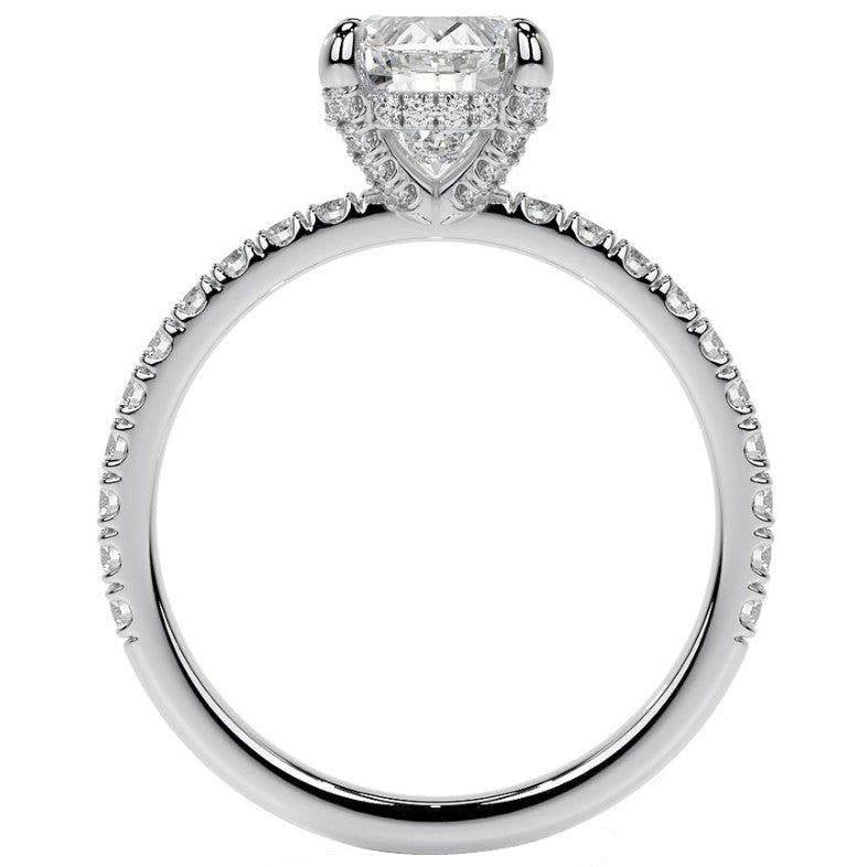 Old Mine Cut Brilliant Diamond ring in 14 Karat White Gold – front view
