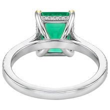 Brilliant Colombian Emerald Colored Stone Ring 2 ct – top view