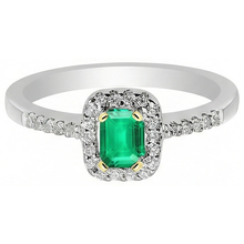Exquisite Fine Emerald Colored Stone Ring 1 ct – side view