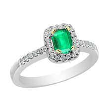 Natural Fine Emerald Colored Stone Ring – main view