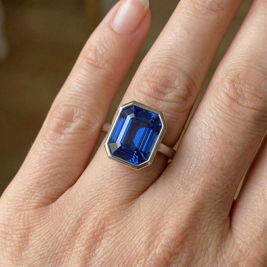 IGI CERTIFIED 14K Gold 5 Carat Sapphire Engagement Ring