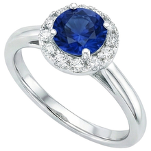 natural round sapphire 2.10ct ring close up detail