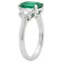 natural emerald 2.50ct ring top view