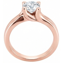 natural round diamond 2.50ct ring close up detail