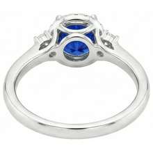 natural round sapphire 2.90ct ring on white background