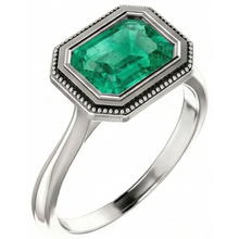 Sophisticated Precious Stone Ring 2 ct – side view
