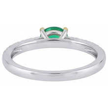 Natural Emerald Gemstone Ring – back view