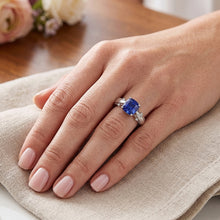 2 Carats Solitaire Vintage Style Blue Sapphire Ring Two Tone Gold 14K