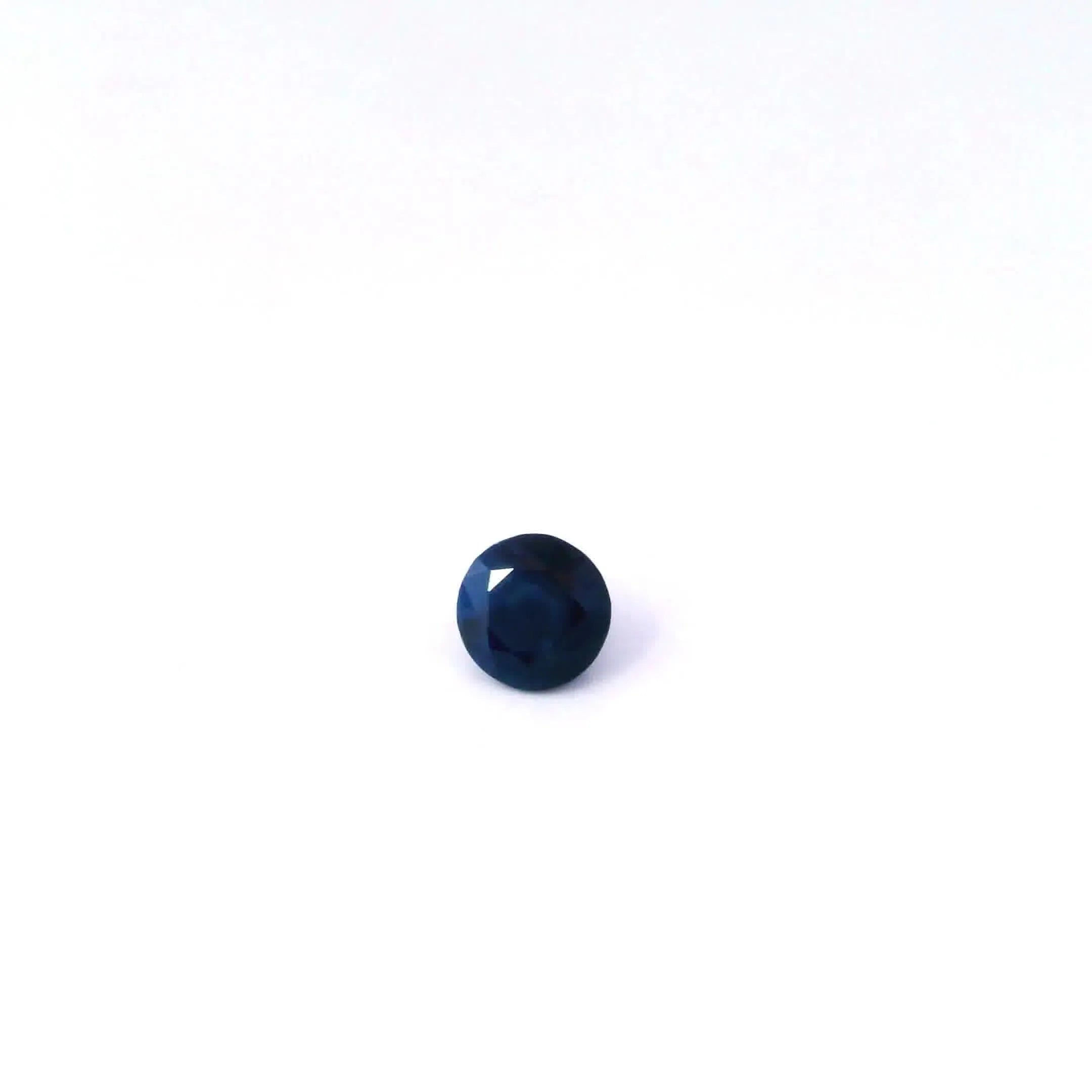 Sapphire Cushion Gemstone in Gold – main view
