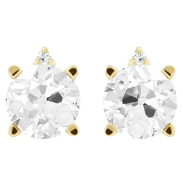 Earrings 14 Karat Yellow Gold with Diamond – front view