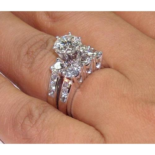 2.70 Carats Round Engagement Ring Heart Set White Gold