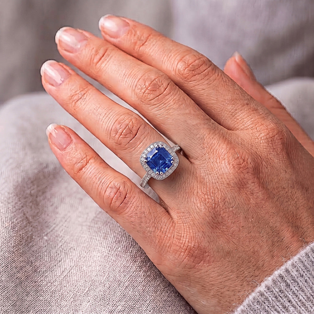 3.35 Carats Ceylon Blue Sapphire And Round Natural Earth Mined Diamonds Engagement Ring