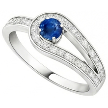natural round sapphire 3.40ct ring front view