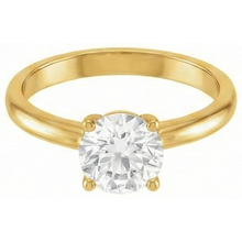Solitaire Engagement Ring 14 Karat Yellow Gold with Brilliant Diamond – angle view