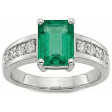 3.75 Ct Green Emerald And Natural Earth Mined DIAMOND ( NOT LAB GROWN ) Ring Solitaire With Accents