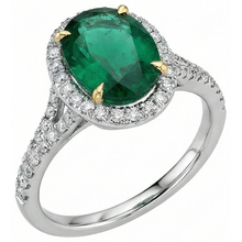 natural round emerald 3ct ring side angle