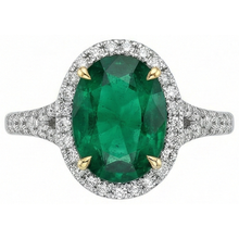 natural round emerald 3ct ring top view