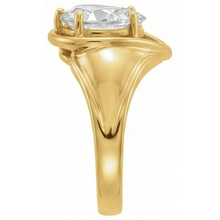 Antique Cushion Brilliant Diamond ring in 14K Yellow Gold – side view