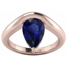 natural pear sapphire 3ct ring close up detail