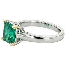 Earth-Mined Colombian Emerald Colored Stone Ring 3 ct 14K Two Tone Gold – profile view