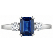 natural round sapphire 2.50ct ring close up detail