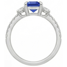 natural emerald sapphire 4.25ct ring on white background