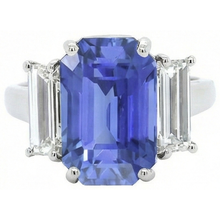 natural emerald sapphire 4ct ring close up detail