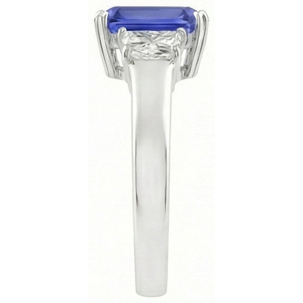 natural emerald sapphire 2.75ct ring close up detail